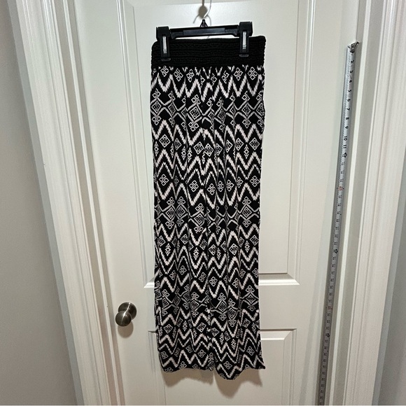 Joe B by Joe Benbasset women’s size M Black and White Patterned pants. Wide leg - Picture 2 of 6